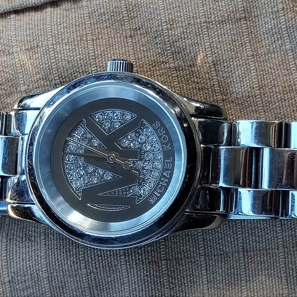 Mk runaway watch